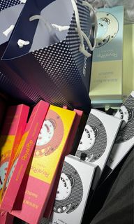 （分類：）位於 。 由 hksneaker2016 提交（商品編號 1438334285，圖片 1）。簡介： 。