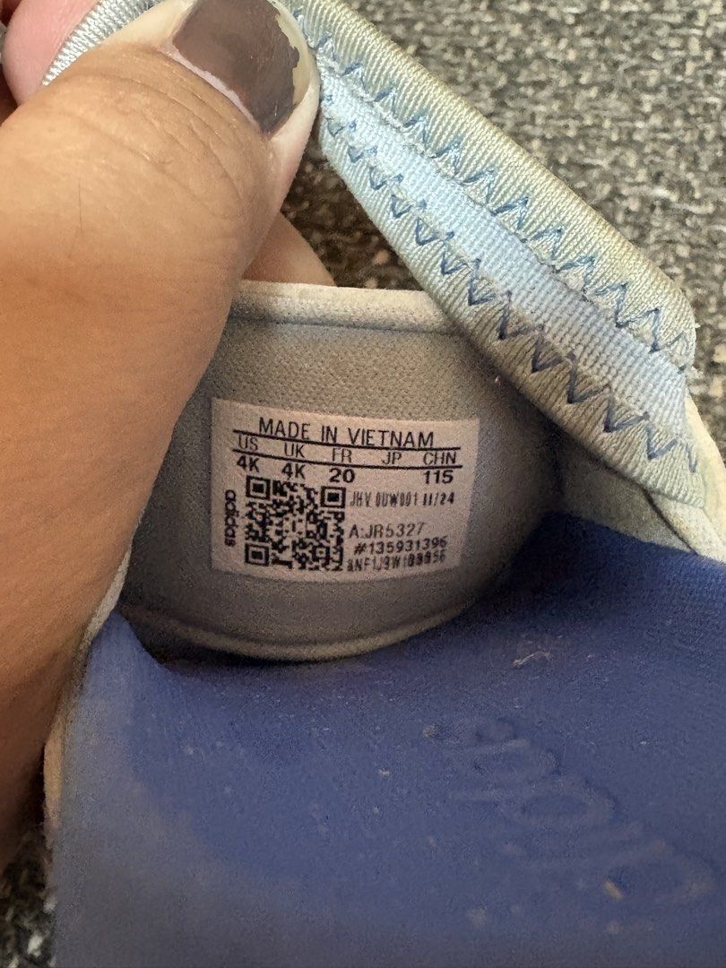 Adidas Toddler Sandals Blue White (Category: Babies & Kids Fashion) located in Mabalacat. Submitted by fhey.09 (Listing ID 1438419981, Image 3). Description: - Adidas toddler sandals - Color: Blue and white - Size: 4K - Features: Back strap for security - Made in Vietnam - Condition: Some wear on soles.