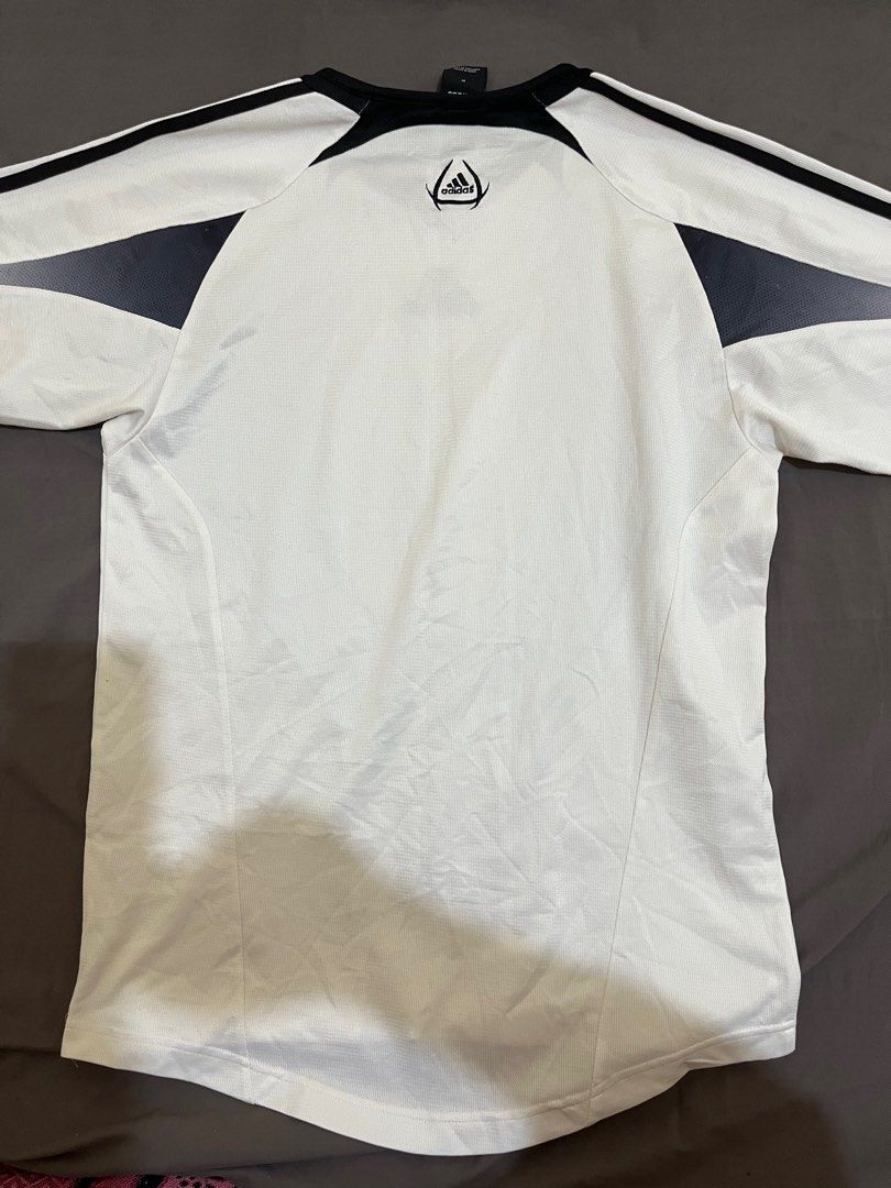 Adidas vintage training shirt (Category: Activewear) located in Baguio. Submitted by itsmeben (Listing ID 1438379383, Image 3). Description: Adidas vintage training shirt Very good condition Large 19 x 26.5-28 inches *** with washable stain. No more issue.