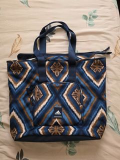 (Category: ) located in . Submitted by pinkpandascloset (Listing ID 1438495603, Image 1). Description: .
