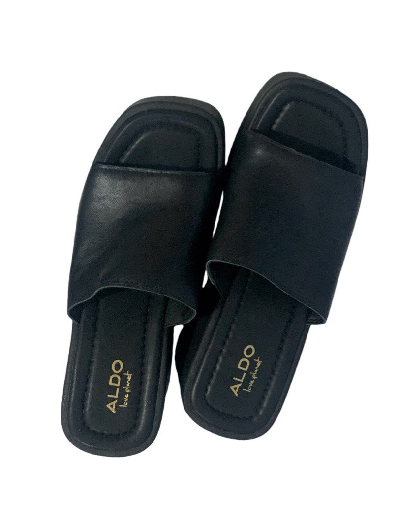 Aldo Betta Leather Wedge Sandal (Black) (Category: Sandals) located in Burgos. Submitted by fayesfieldnotes (Listing ID 1438010785, Image 1). Description: Minimalist, chunky 90s-inspired platform aesthetic. Perfect for casual outings, beach trips, or daily wear..