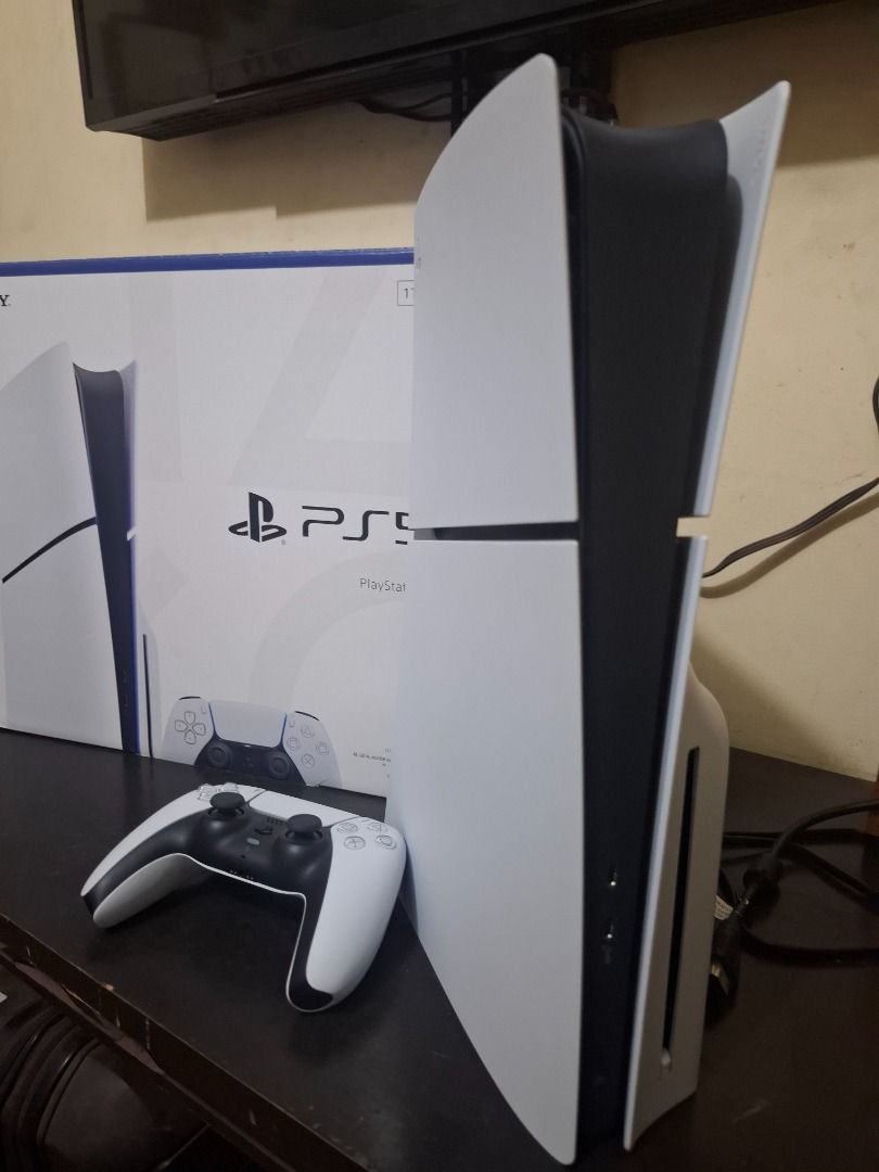 Almost new ps5 (Category: PlayStation) located in Caloocan City. Submitted by jatrix (Listing ID 1438312653, Image 3). Description: Baka may gusto, change of plan, halos bago pa to 2 weeks pa lang. Rfs ipang build ng pc. Unit only no games kasama po. 29k only. Pm lang po..