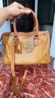(Category: ) located in . Submitted by closet_snippets (Listing ID 1438468904, Image 1). Description: .