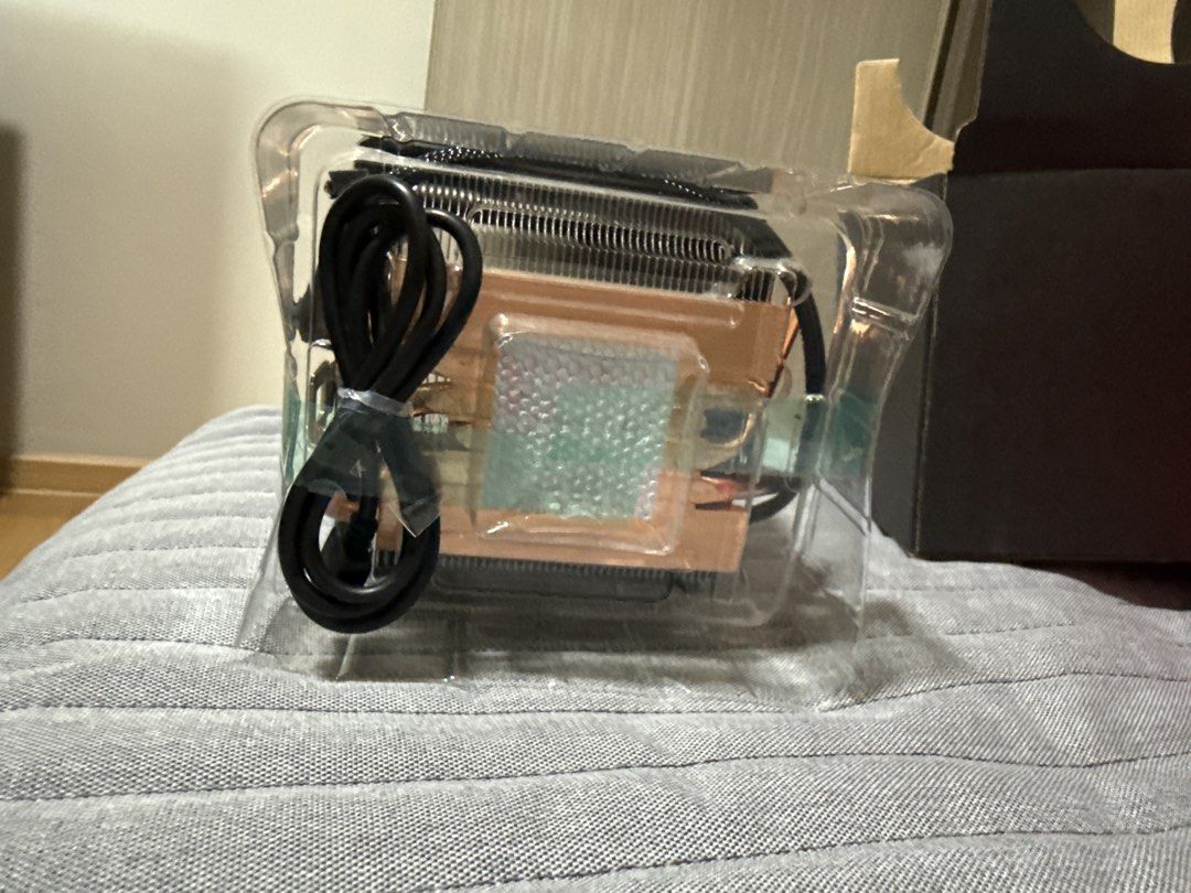 AMD Ryzen 7 CPU Cooler - Brand New456515752224378883