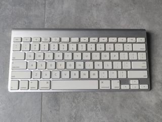 Apple A1314 Bluetooth Keyboard461927565692784640