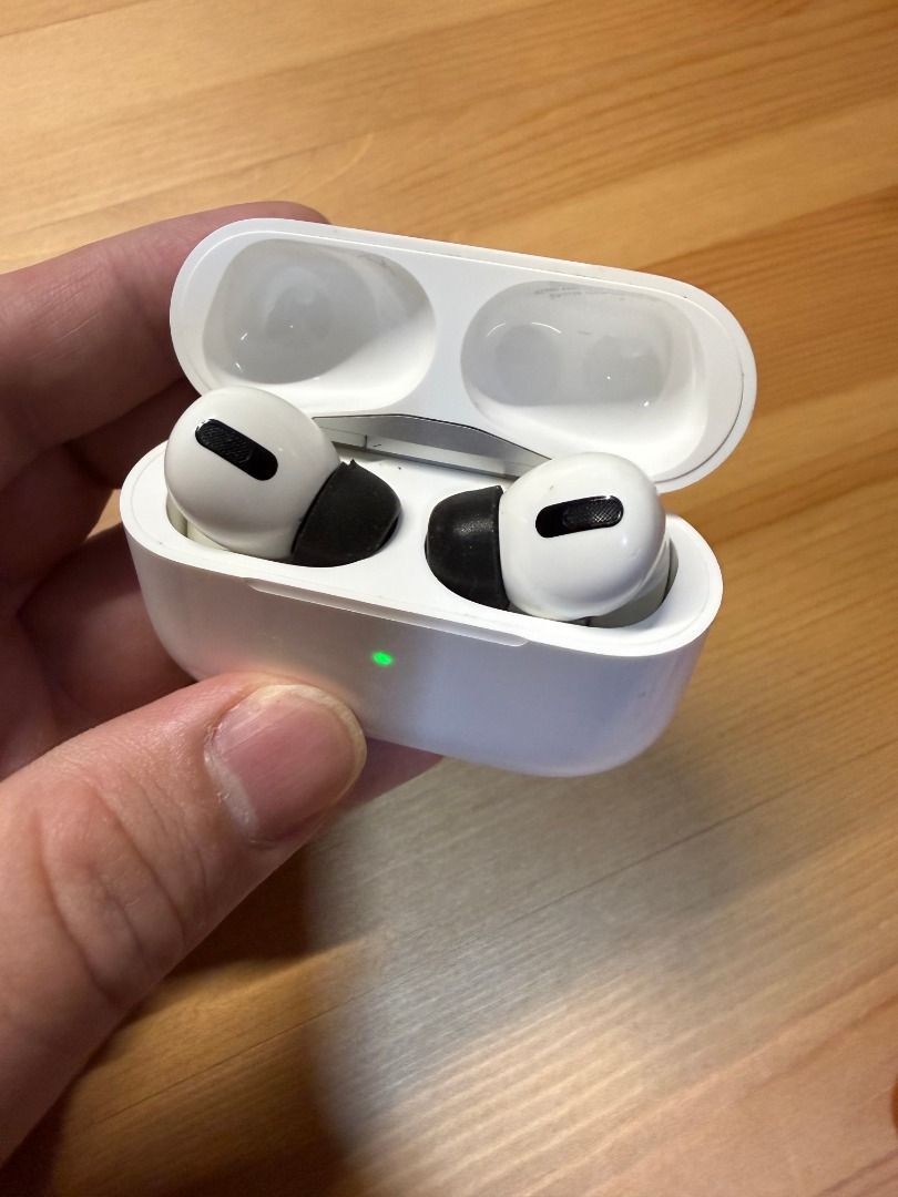 Apple AirPods Pro456719382222612480