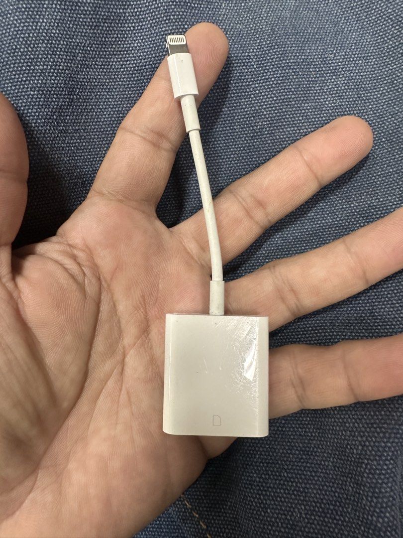 Apple Lightning to SD card reader456383181923952640