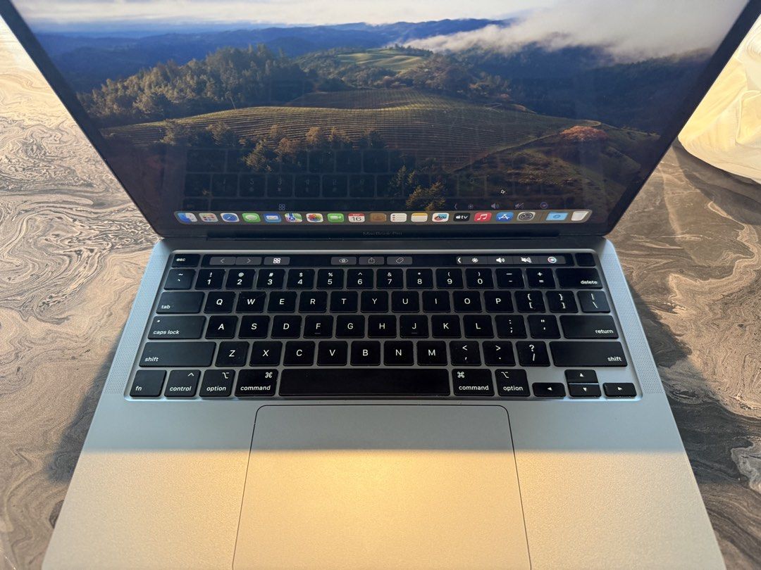 Apple MacBook Pro 13-inch (2020)456384084884203521