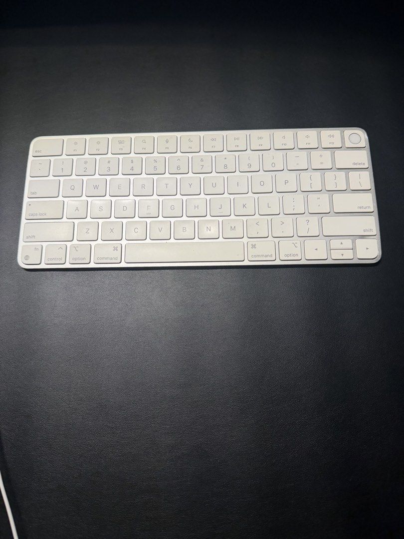 Apple Magic Keyboard - Touch Id456847840804218880