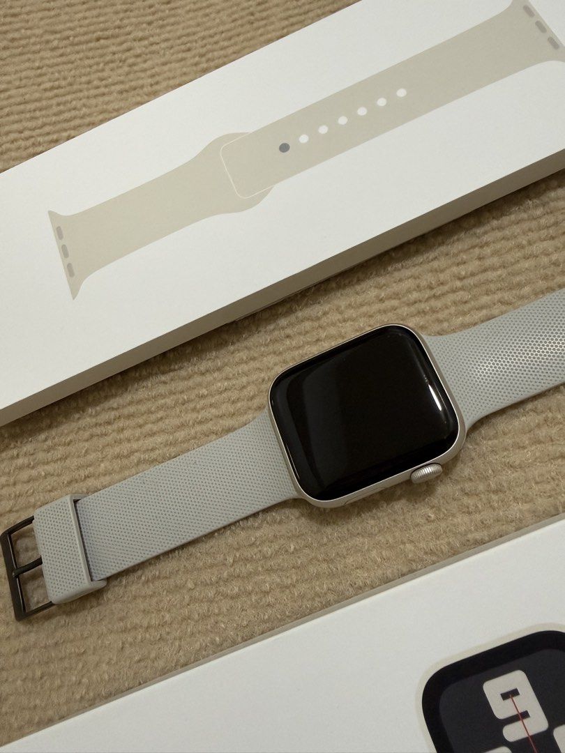 Apple Watch SE Gen 2 (Category: Wearables & Smart Watches) located in Paranaque City. Submitted by jamgg (Listing ID 1438433674, Image 1). Description: ⌚️Complete with box and charger ⌚️Will also add in my extra watch straps if you want ⌚️Good for daily tracking RFS: Not being used anymore .