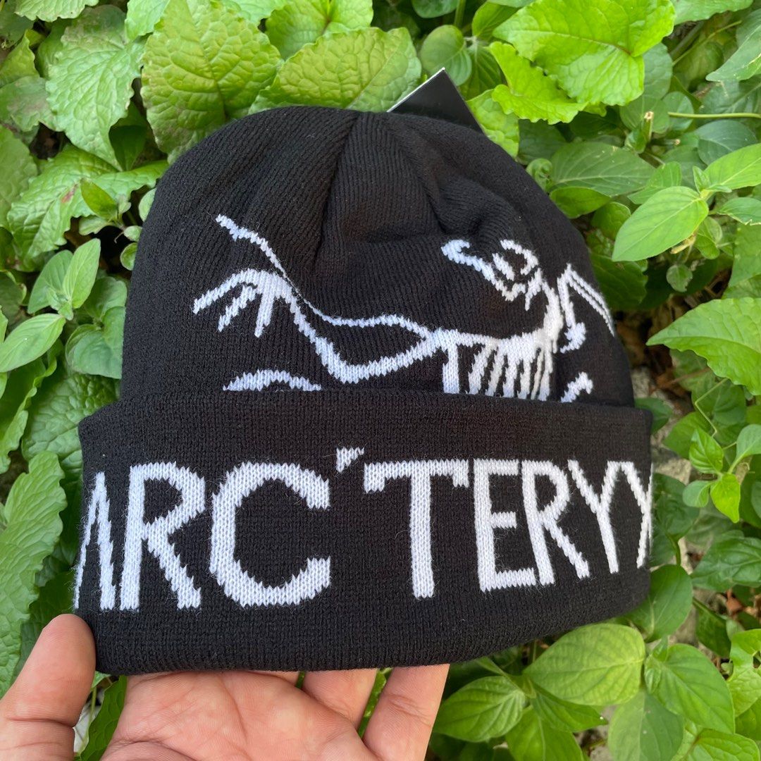 Arc'teryx Fernie Toque Beanie (Category: Caps & Hats) located in Navotas City. Submitted by angelolim983932 (Listing ID 1438408727, Image 2). Description: - Arc'teryx Fernie Toque beanie - Color: Black - Features the Arc'teryx logo - Model: Fernie Toque - Made in Indonesia - Condition: Unworn - Size: Not specified.