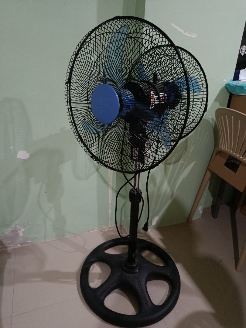 Asahi Twin Fan (Category: Fans) located in Las Pinas. Submitted by ronabelles (Listing ID 1438441462, Image 3). Description: Asahi Twin head Fan Used for a month only. No issue. Still under the 5yr warranty of Asahi. Orig price was 3200. Selling for 2300 only. Pick up only at my address Loc: Las Pinas.