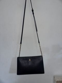 (Category: ) located in . Submitted by formerly_xoxo.waldorf (Listing ID 1438371981, Image 1). Description: .