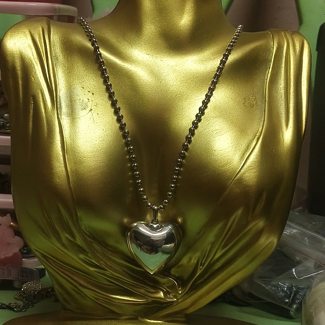 Big Heart Pendant Long Ball Chain (Category: Necklaces) located in Manila. Submitted by du_1661 (Listing ID 1438464616, Image 3). Description: .