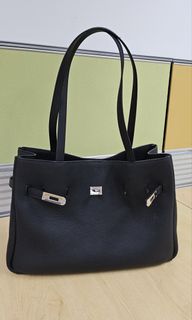 (Category: ) located in . Submitted by shopwithnic (Listing ID 1422231681, Image 1). Description: .
