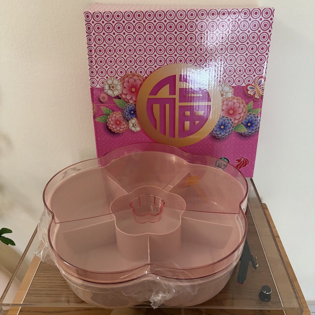 BNIB Pink Flower-Shaped Snack Tray456468783799347200