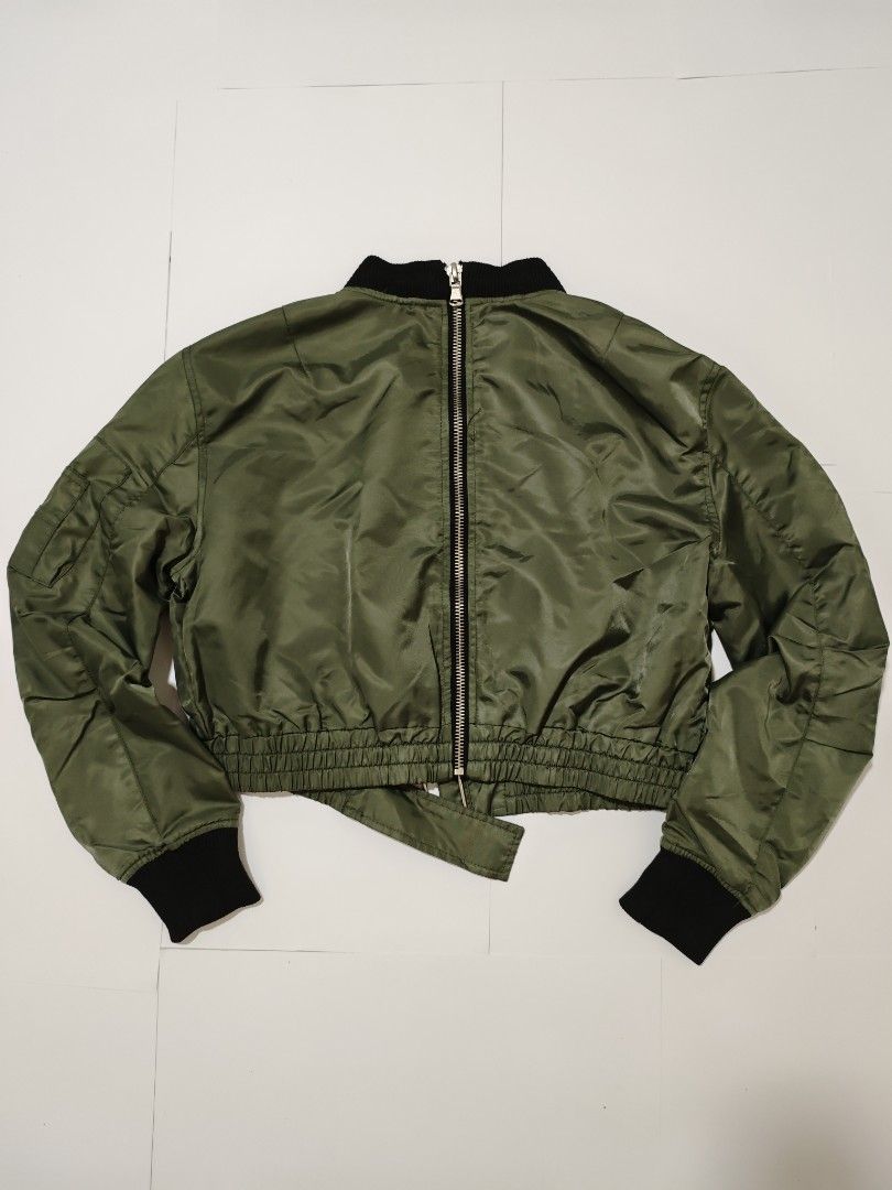 Zara Woman Bomber Jacket Reversible (Category: Coats, Jackets and Outerwear) located in Cebu City. Submitted by declutteredthngzzz_ (Listing ID 1438384611, Image 2). Description: .