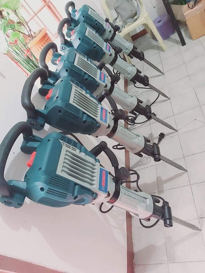 BOSCH JACKHAMMER 95MM (Category: Construction Tools & Equipment) located in Valenzuela. Submitted by cooleagle.fab881 (Listing ID 1438392001, Image 3). Description: Brand new Heavy duty Good quality Good condition Complete set W/service warranty Pm me for more details.