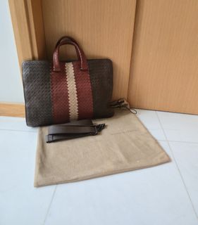 (Category: ) located in . Submitted by garashi (Listing ID 1438423789, Image 1). Description: .