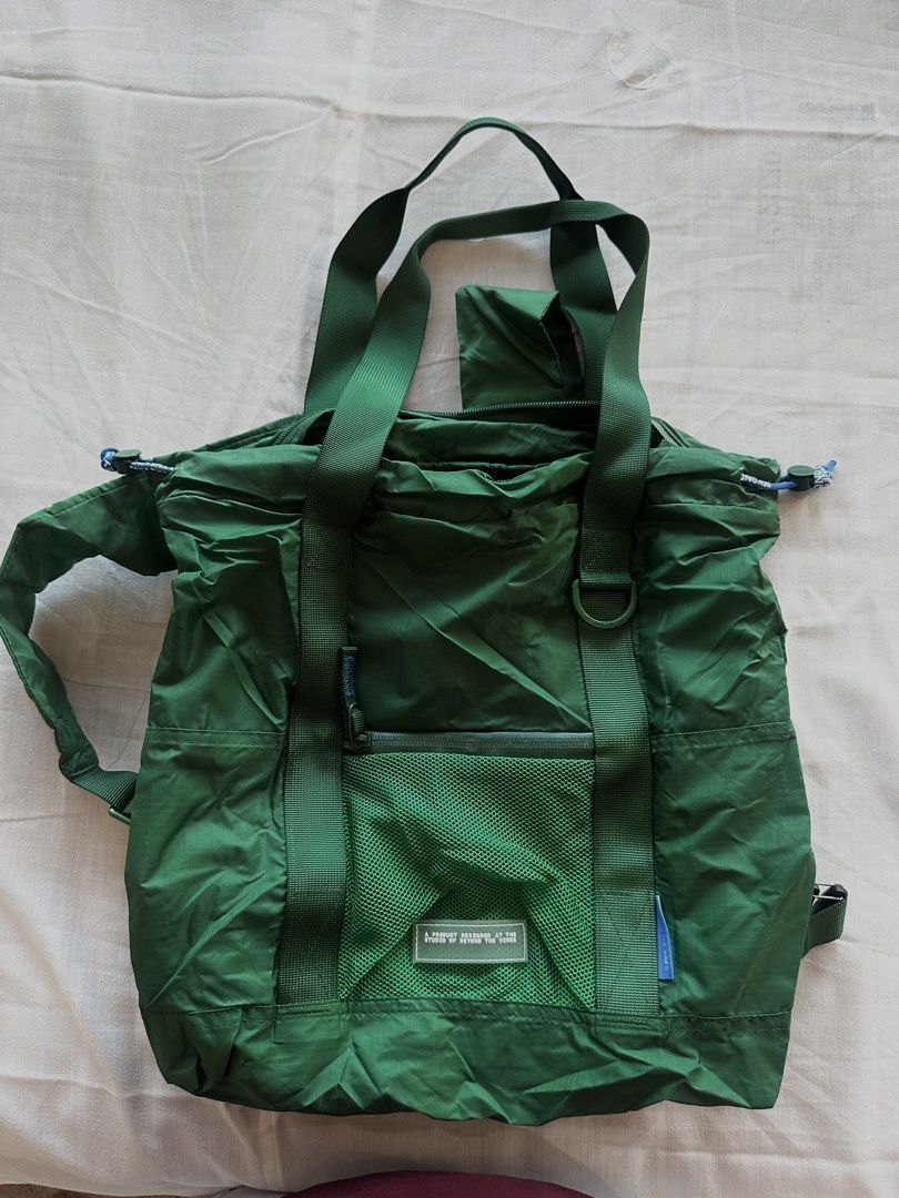 BTV Parapack 001 Forest (Category: Tote Bags) located in Imus. Submitted by stufftodeclutter (Listing ID 1438312997, Image 1). Description: the bag looks small pero ang daming pwedeng ilagay! Cute din for hiking hihi. u dont hav to wash na cuz it is v v clean pa! No gasgas also .