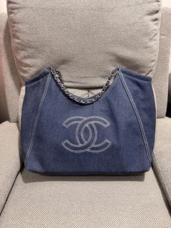 (Category: ) located in . Submitted by mycloset_saab (Listing ID 1438407443, Image 1). Description: .
