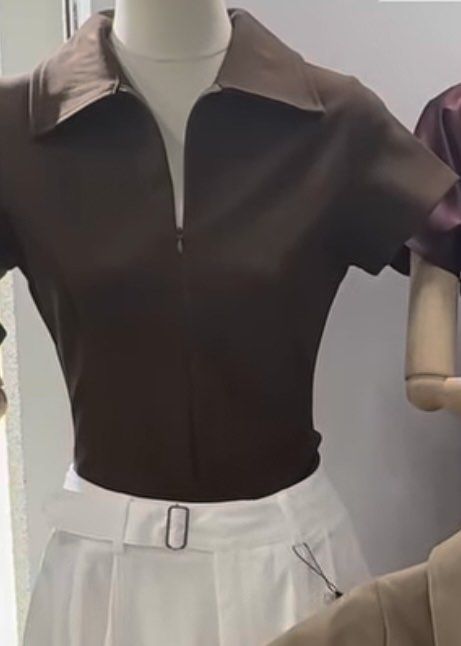 CHADA Bangkok Top Brown (Medium) (Category: Blouses) located in Quezon City. Submitted by sweet.valley (Listing ID 1438307080, Image 2). Description: ONHAND • BRAND NEW From Chada Bangkok Color: Choco Size: Medium (Bust 34-36” Waist 28-30”).