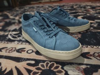 (Category: ) located in . Submitted by re-wardrobe (Listing ID 1438339229, Image 1). Description: .