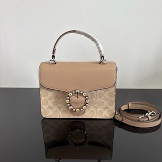 (Category: ) located in . Submitted by sellora_fashion (Listing ID 1438441000, Image 1). Description: .