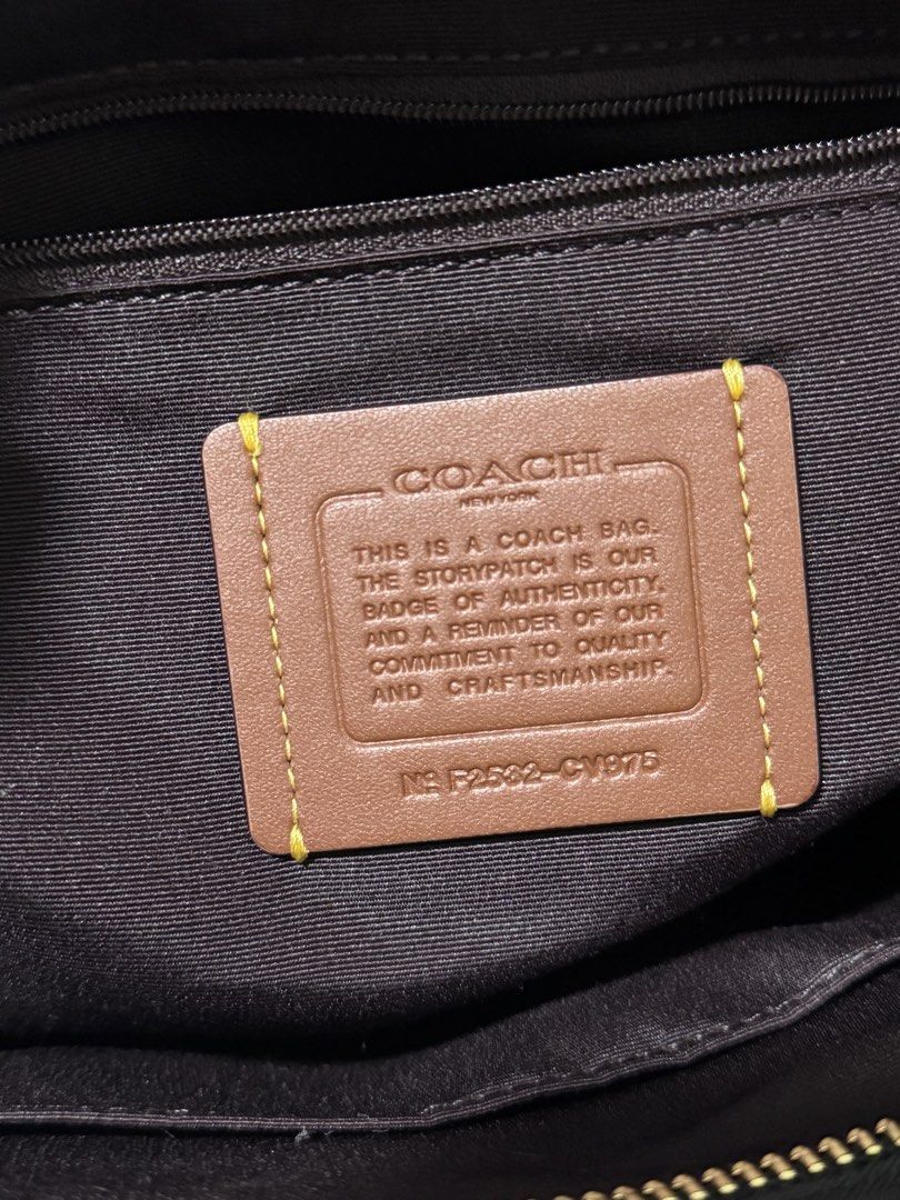 Coach Laurel 2way bag (Category: Luxury Bags & Wallets) located in Angeles City. Submitted by shopbyemman (Listing ID 1438445472, Image 3). Description: .