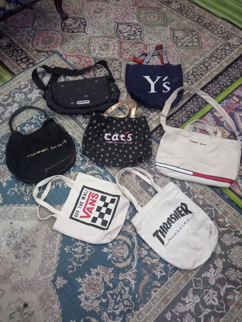 Combo bag (Category: Tote Bags) located in Kuala Lumpur. Submitted by rilexstuff (Listing ID 1438367259, Image 1). Description: .