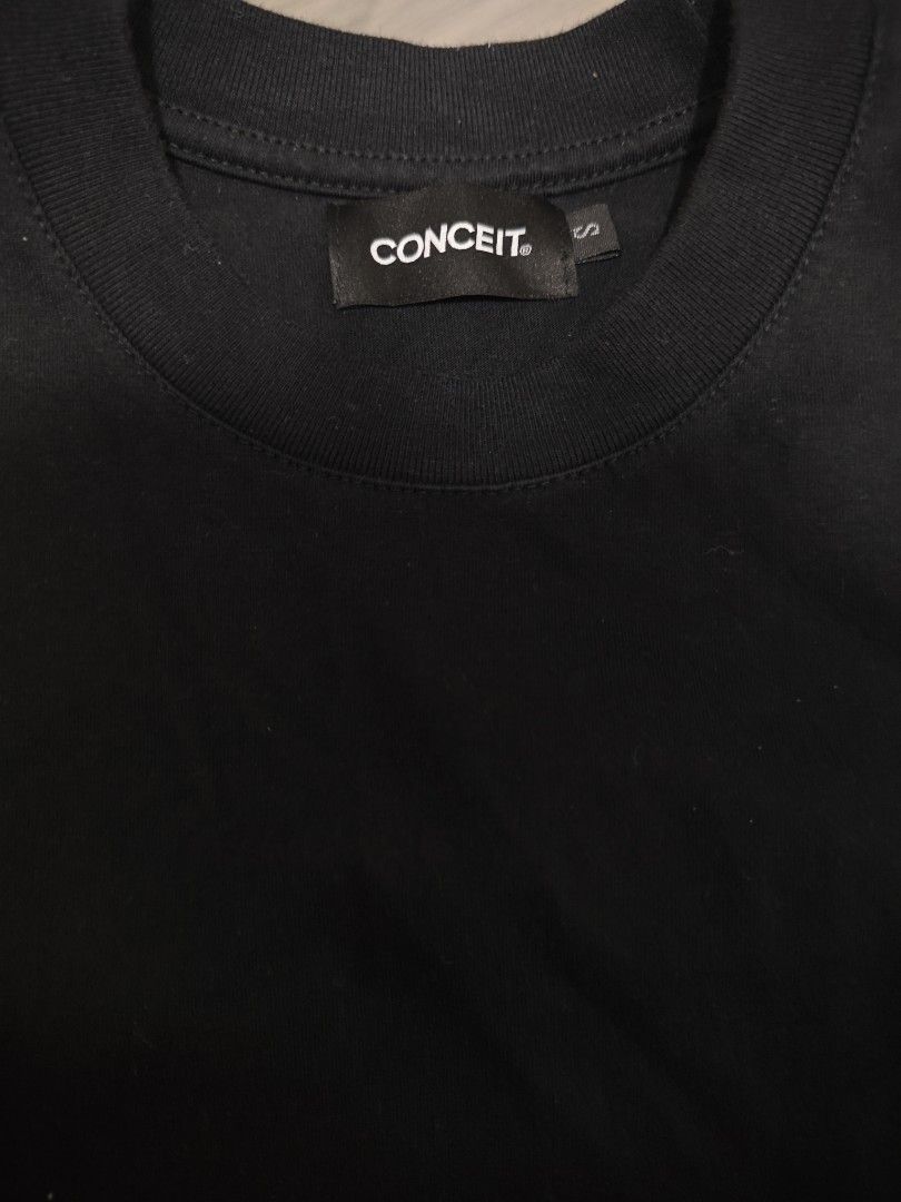 Conceit Mock Neck Slim Fit Cropped Shirt (Category: Tshirts & Polo Shirts ) located in San Pablo. Submitted by zeevaz (Listing ID 1438324004, Image 3). Description: Length:22 Width:18 1/2 Sleeve: 6 1/2.