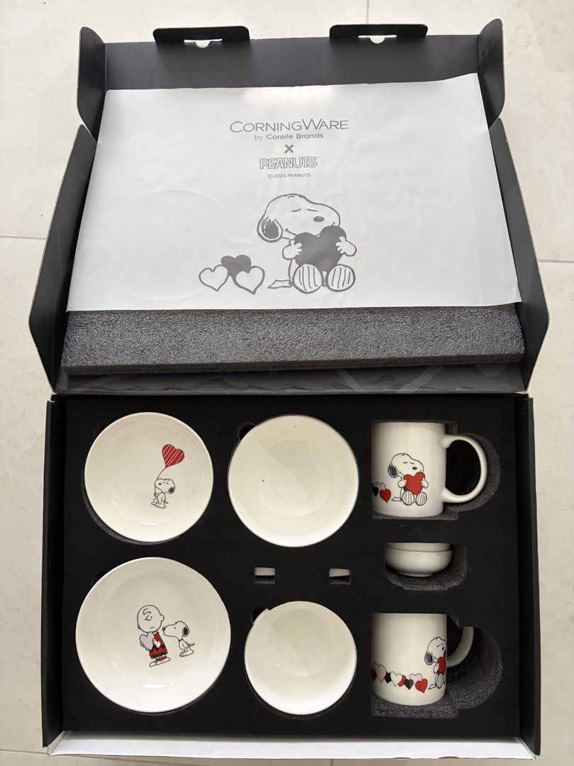 CorningWare x Peanuts Snoopy Dinnerware Set - Brand New456467823188387840