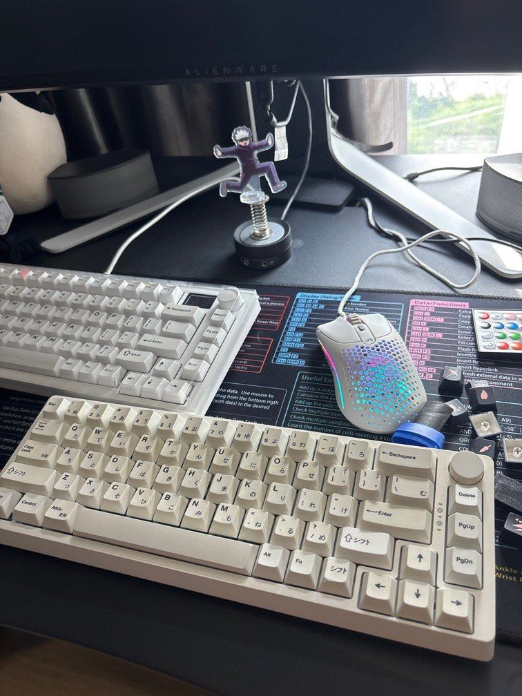 Custom Keyboard456627843436400640