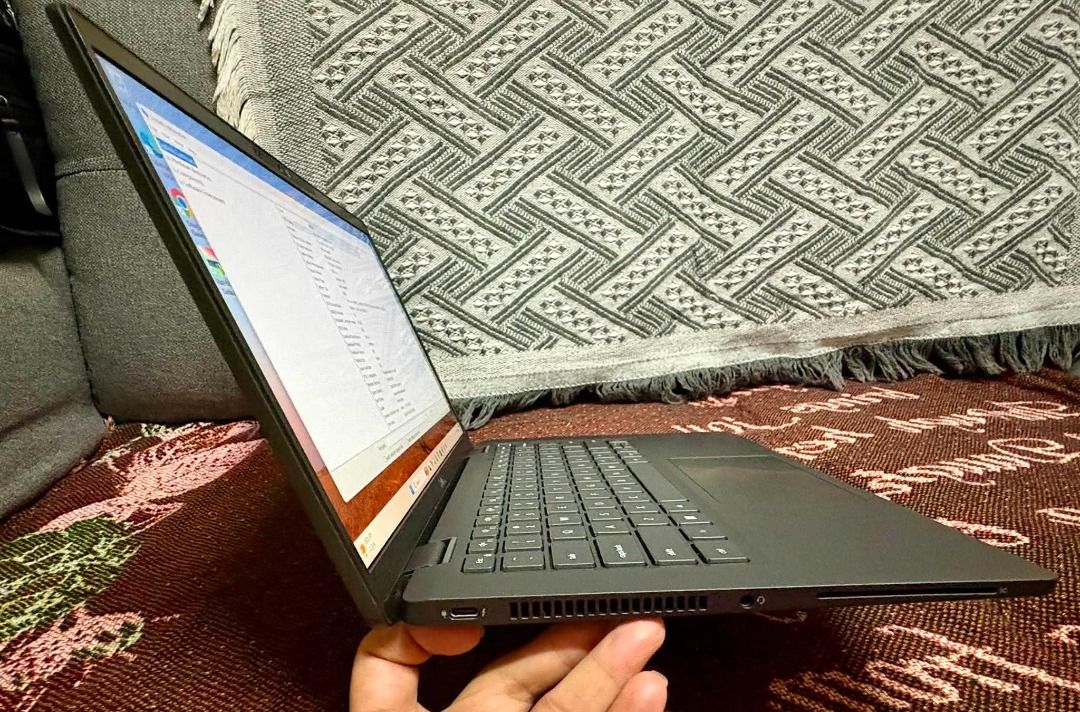 Dell Latittude 7420 i7-1185G7 (Category: Laptops & Notebooks) located in Manila. Submitted by jhean29 (Listing ID 1438428650, Image 3). Description: Dell Latitude 7420 i7-1185G7 512gb nvme 16gb ddr4 Touchscreen 14" (fhd) (1920x1080) Included: Unit charger (Lanovo type-c) pwedeng-pwede rin pickup sa place namin, harap lang kami ng bgy. hall mismo - bgy. 573 .