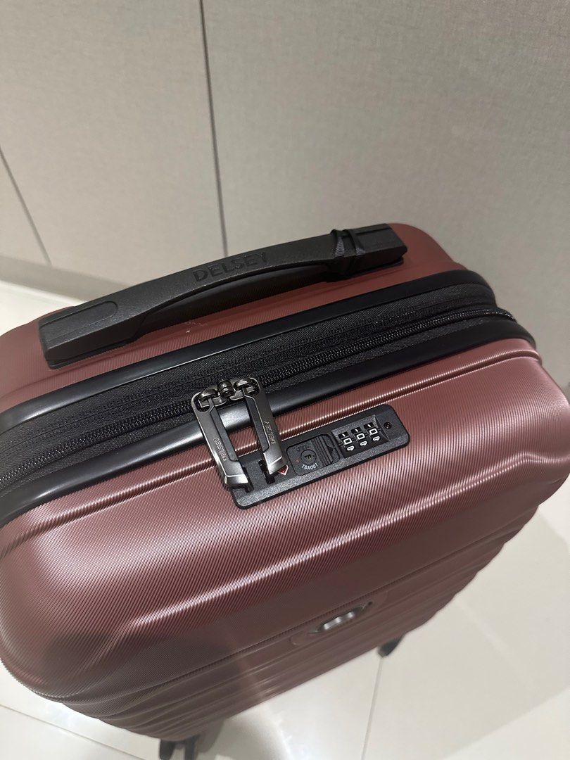 Delsey carry-on luggage (Category: Luxury Bags & Wallets) located in Taguig. Submitted by jiszi (Listing ID 1438444900, Image 3). Description: Brandnew Perfect condition Expandable.