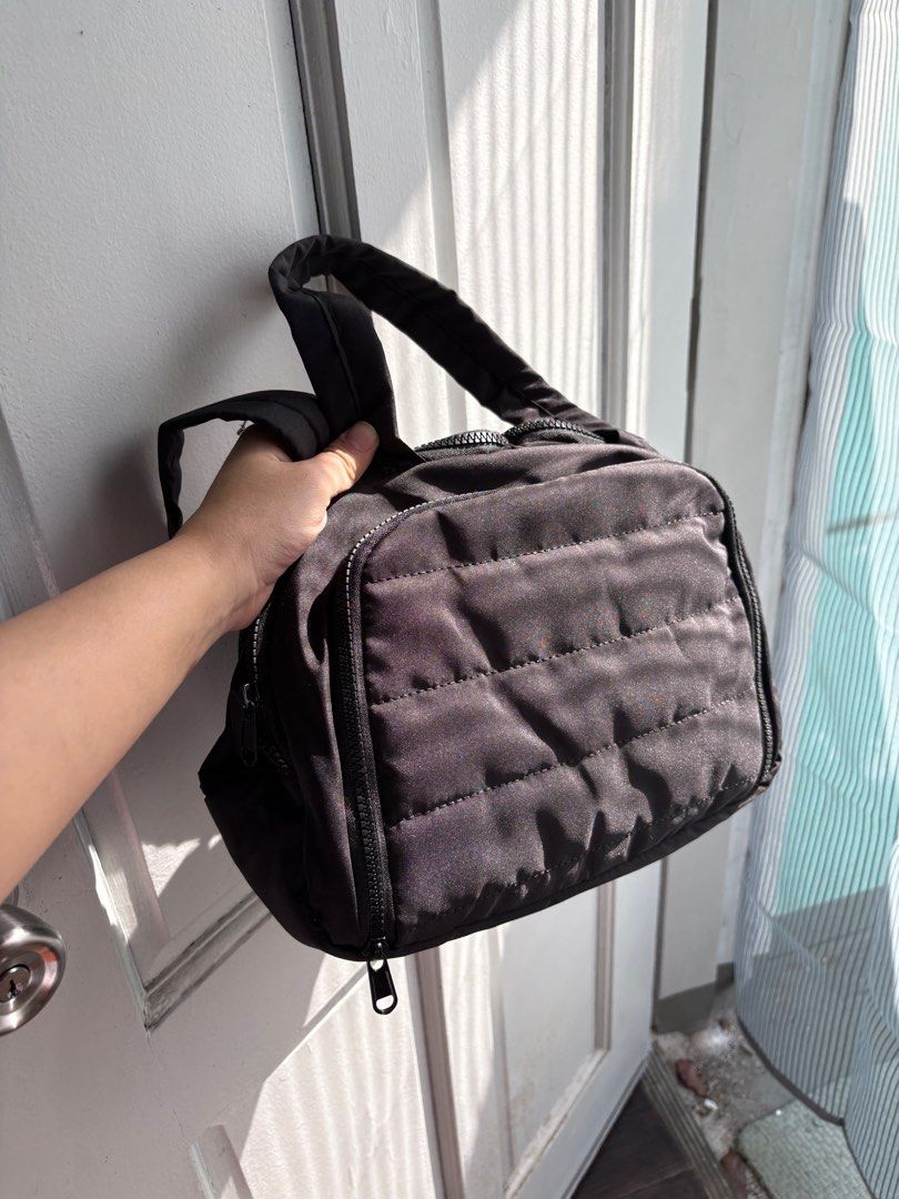 Diaper bag (Category: Luxury Bags & Wallets) located in Quezon City. Submitted by etceterass (Listing ID 1438316824, Image 1). Description: Same sa bagsmart.