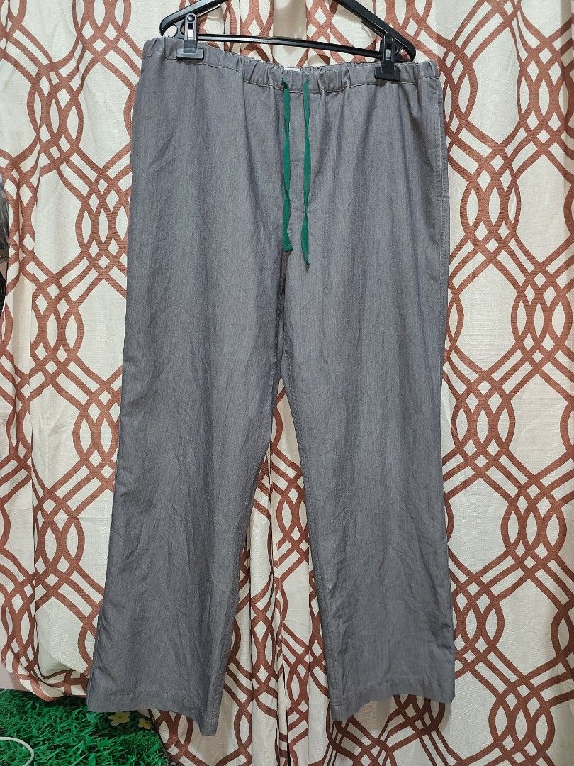 FIGS Graphite Grey Men's Pisco Basic Scrub Pants (XL/S) (Category: Activewear) located in Taguig. Submitted by mmthriftshop.ph (Listing ID 1438338054, Image 1). Description: FIGS Graphite Grey Men's Pisco Basic Scrub Pants PRICE - 800 + SF SIZE - XL/S PO# - 1557 DIMES IN INCHES - Waist : 38"-44" - Hip : 46"-48" - Length : 40.5" - Inseam : 29" CONDITION - Excellent used condition with 9.5 color rate. LOCATION - Taguig City SHIPPING COURIER - Lalam