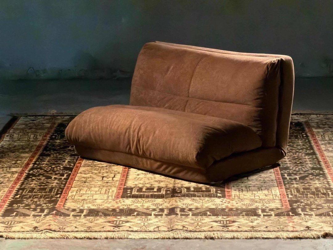 Floor Sofa Bed (Category: Sofas) located in Bulacan. Submitted by rock_off.thriftshop.ph (Listing ID 1438451332, Image 3). Description: .