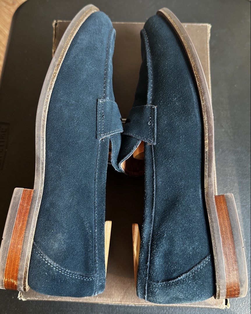 Florsheim Rucci Penny Navy Suede (Category: Casual Shoes) located in Manila. Submitted by avarcillas0329 (Listing ID 1438435957, Image 3). Description: Like new, seldom used.
