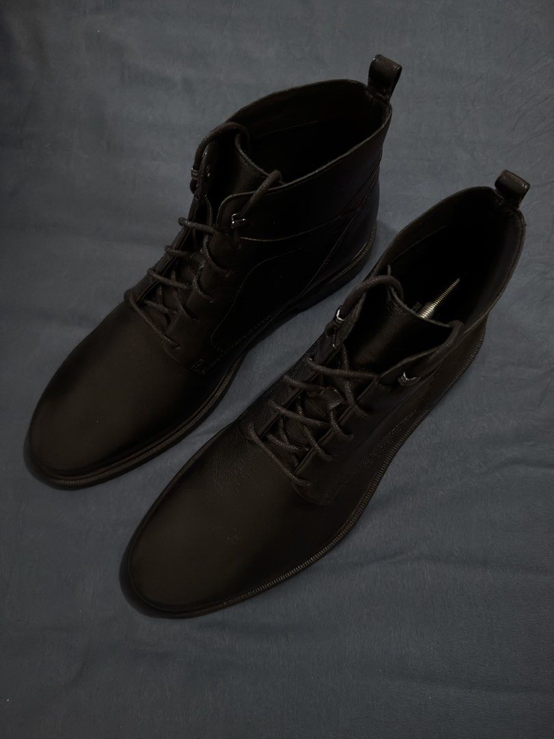GEOX Men's Terence Ankle Boots (Category: Boots) located in Paranaque City. Submitted by eaudevin (Listing ID 1438325013, Image 1). Description: GEOX Men’s Terence Ankle Boots Note: • Bought from GEOX’s Shoppee Mall • No box & tag included • In excellent condition • Bought this for 7,599 and selling it for 5,000 • NO LP | FIRM PRICE | PRICE ADJUSTED Sizes: US 11 Color: Black Location: Parañaque City MOP: GCash | Maribank MOD: Lalamove | LBC (SF c