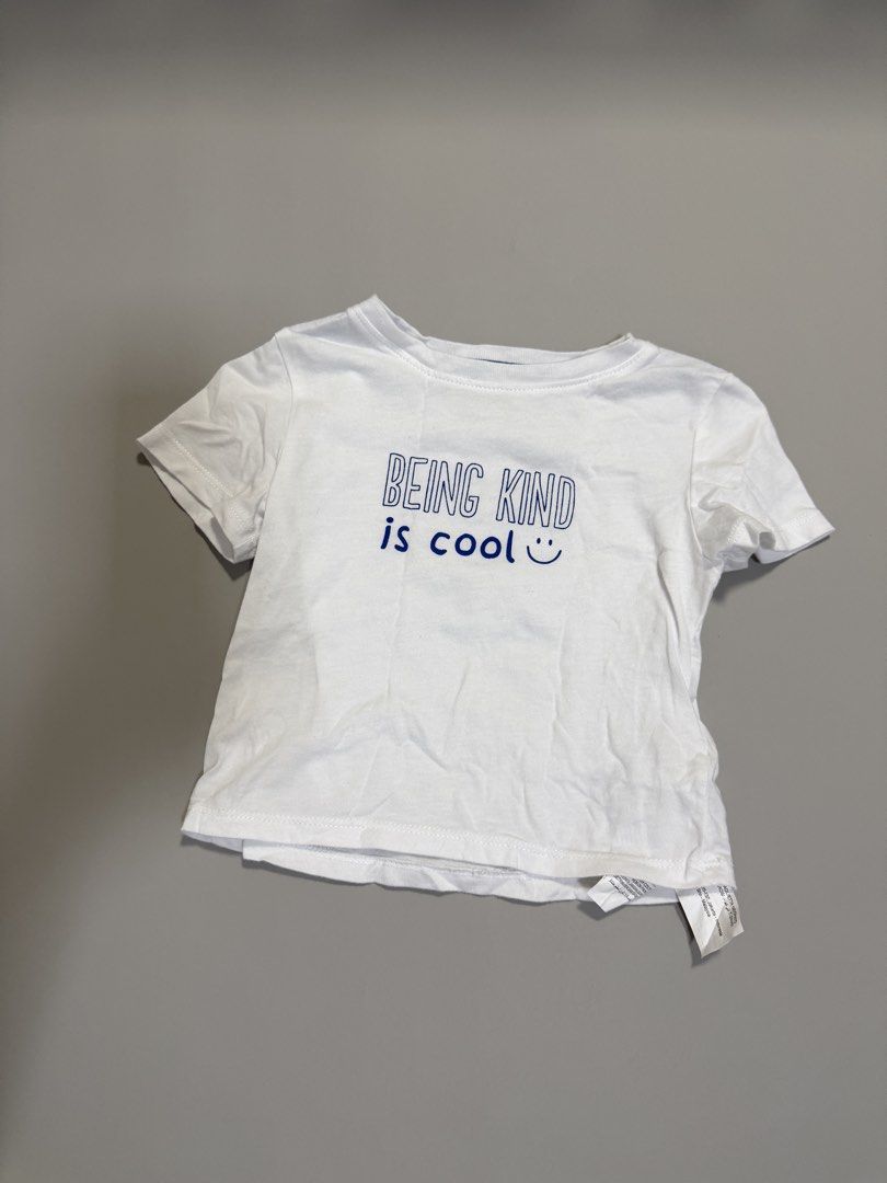 Gingersnaps baby T-shirt (Category: Babies & Kids Fashion) located in Manila. Submitted by inthecloset_mnl (Listing ID 1438481184, Image 1). Description: - Brand: gingersnaps - size: 6 months - like new.
