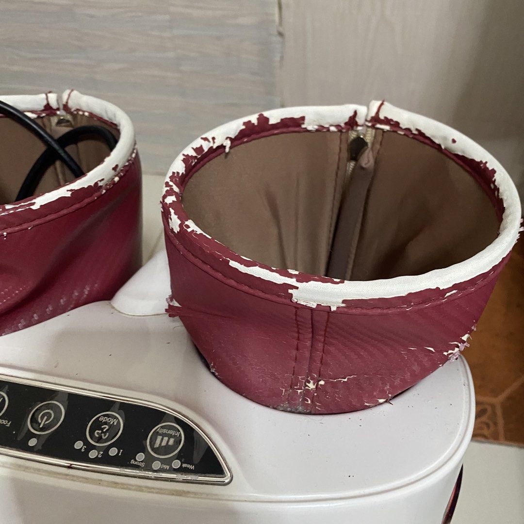 HIRO Foot Massager (Category: Massage Devices) located in Cebu City. Submitted by jjanix (Listing ID 1438366950, Image 3). Description: - only defect is the peeled of leather cover .