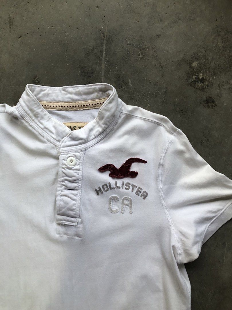HOLLISTER Y2K SHIRT (Category: Tshirts & Polo Shirts ) located in Tacurong. Submitted by akth1en (Listing ID 1438403033, Image 2). Description: ALL ITEMS ARE NEEDWASH M ON TAG WIDTH:20 LENGTH:28.5 Issue:None (No Flaws) Condition:10/10 Color Rate:10/10 DM FOR MORE INFO.