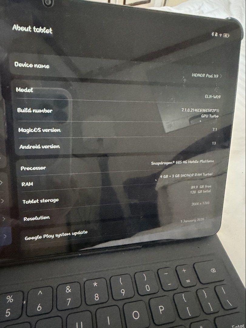 Honor pad x9 including keyboard and Pen (Category: Android) located in Balanga. Submitted by marlina35 (Listing ID 1438495434, Image 3). Description: Including keyboard and pen,from time to time is being use only for what's app call And massages.pwede papo tawaran .