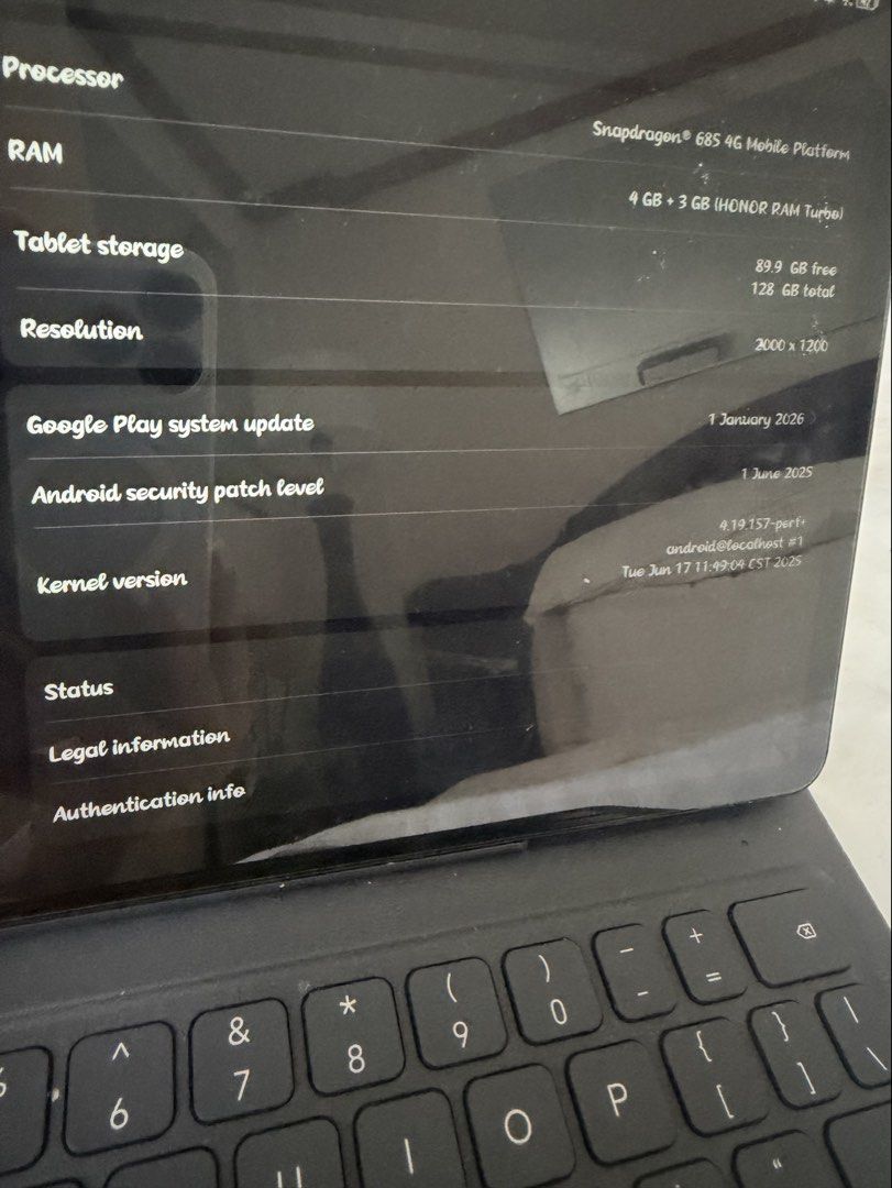Honor pad x9 including keyboard and Pen (Category: Android) located in Balanga. Submitted by marlina35 (Listing ID 1438495434, Image 2). Description: Including keyboard and pen,from time to time is being use only for what's app call And massages.pwede papo tawaran .