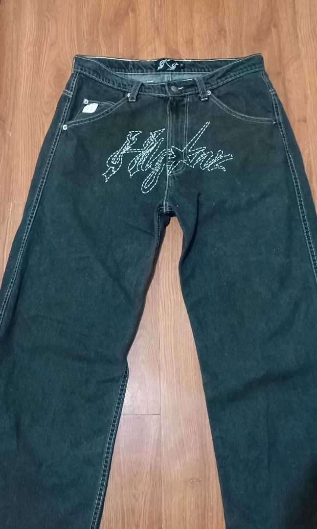 Hooligans collection (Category: Jeans) located in Naic. Submitted by markandrei40159 (Listing ID 1438429690, Image 1). Description: Xl all shirt pants medium.