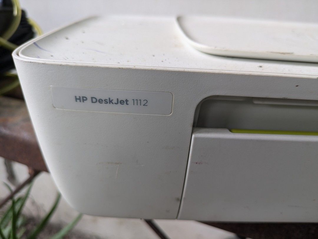 HP Printers Bundle – FOR REPAIR / NO INK / AS-IS (Category: Printers, Scanners & Copiers) located in Carmona. Submitted by legitsteals (Listing ID 1438421447, Image 1). Description: Selling 2 used HP printers. Both were functioning before storage, but currently NO INK installed, so selling as defective / untested for fast sale. Included: HP DeskJet D2660 (Black) HP DeskJet 1112 (White) Condition: Powers on previously Stored for some time Dusty / 