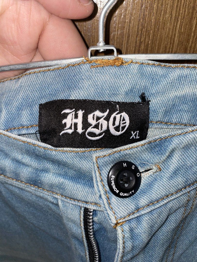 HSO Baggy Distressed Jeans (Category: Jeans) located in Pasig City. Submitted by randomclothes_ (Listing ID 1438447050, Image 3). Description: W: 38 L: 42 Size: XL Leg Opening: 10.5 Issue: Broken Zipper Lalamove, GCash.