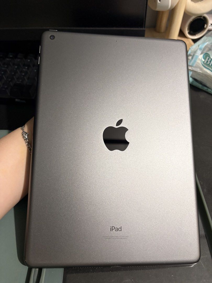 iPad 9th gen (RUSH) (Category: iPad) located in Quezon City. Submitted by elleandra11 (Listing ID 1438498541, Image 1). Description: - gamit lang po sa school, after di naman na nagagamit masyado - mayroon crack sa screen pero sa screen protector lang po yan - i can give the case and pen po, charger rin but not the original one Loc: Commonwealth, QC.
