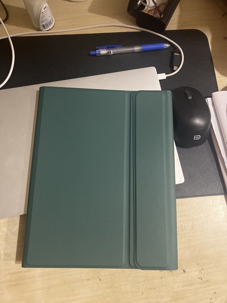 Ipad keyboard and case456852181867581440